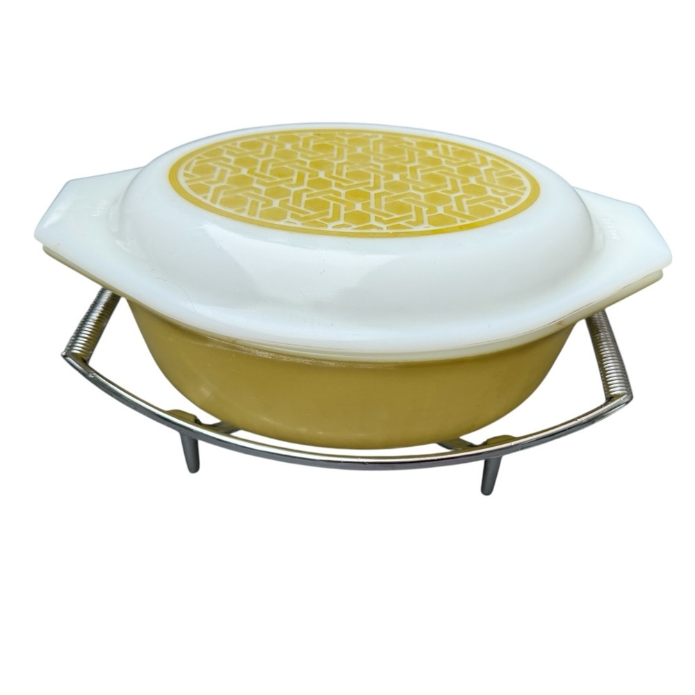 Vintage Pyrex PROMO Basket Weave Wicker Oval Casserole Dish with Lid 1 1/2 Quart